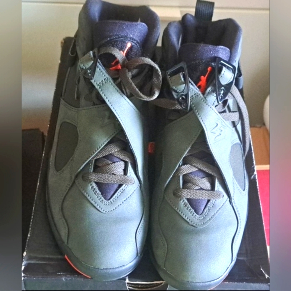 Brand New Jordan 8 Retro "Take Flight" SZ 7.5